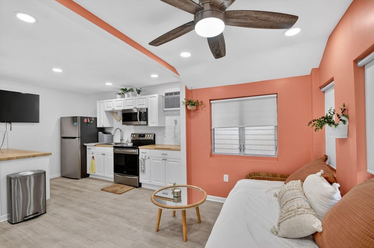 306 N J St - Photo 7 of 50