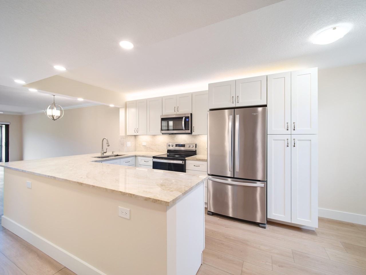 1101 Pinecrest Cir #E - Photo 4 of 34