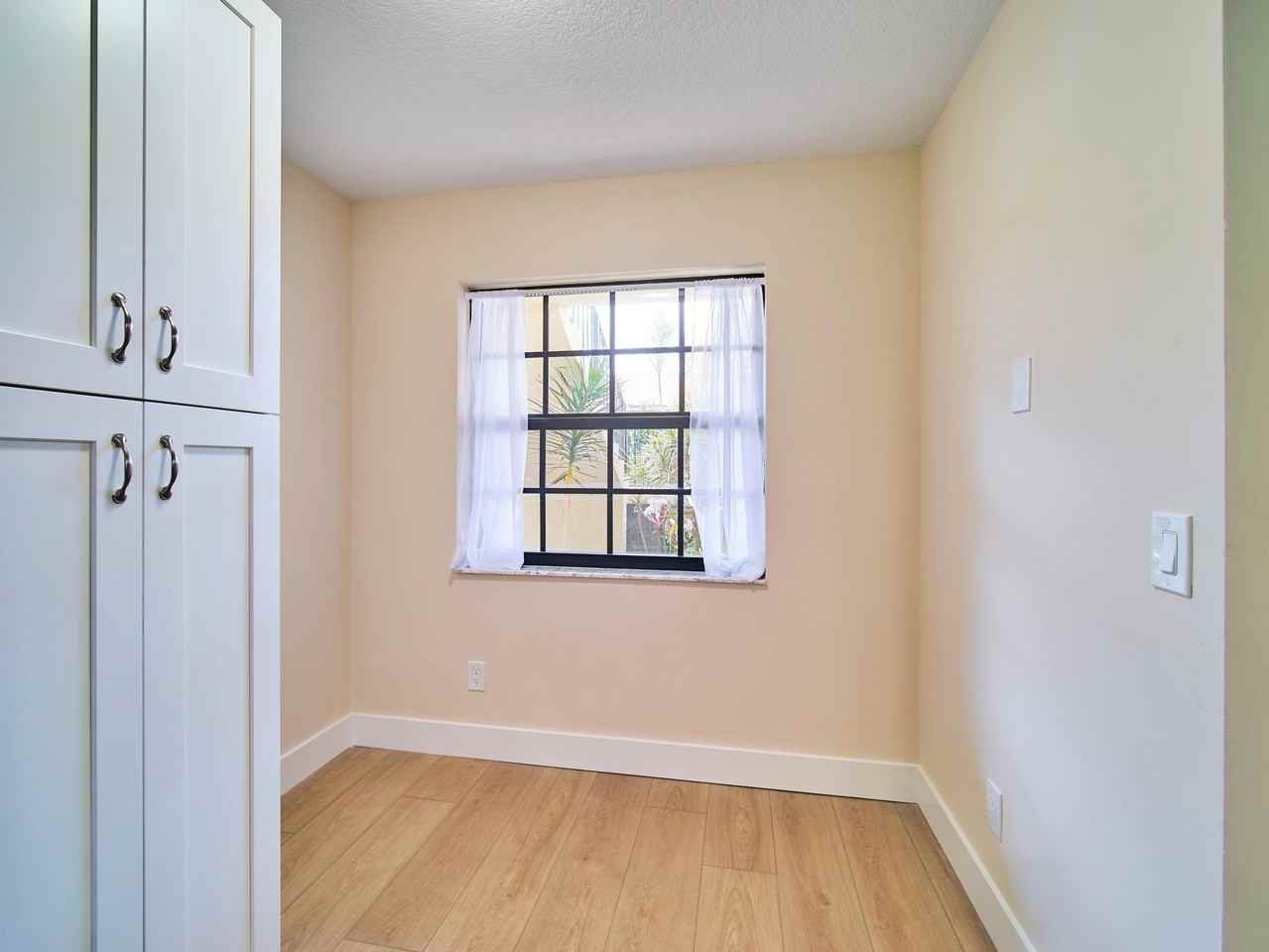 1101 Pinecrest Cir #E - Photo 6 of 34