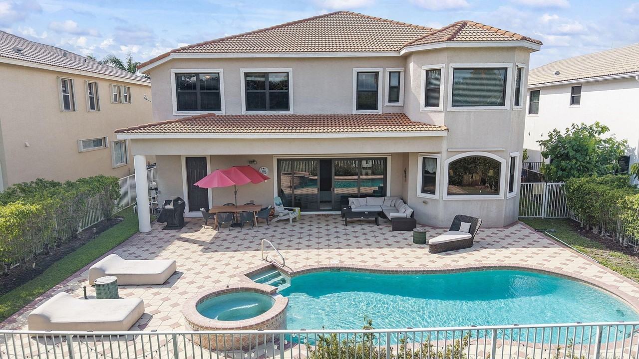 9173 Delemar Ct - Photo 3 of 50