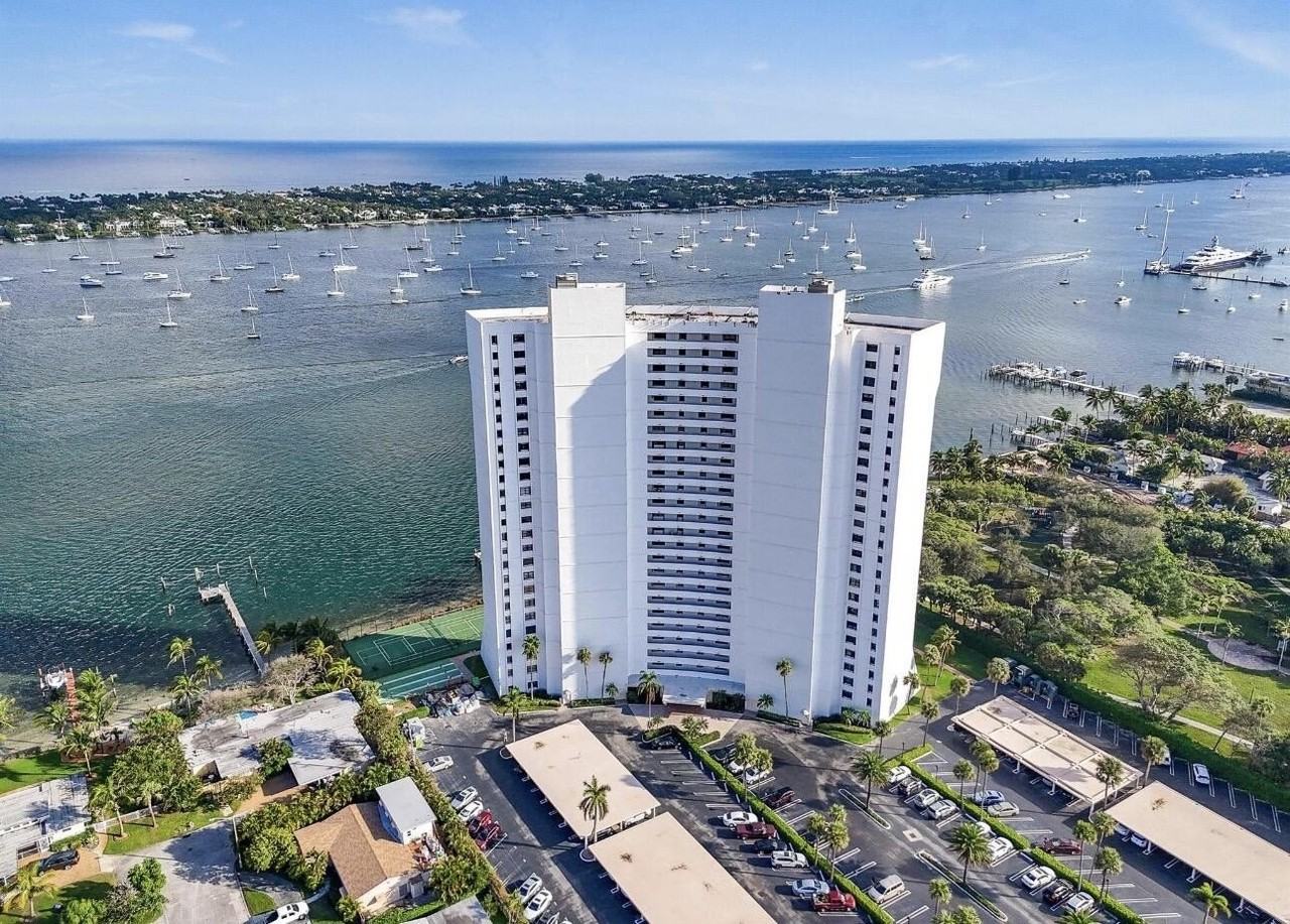 5200 N Flagler Dr #902 - Photo 3 of 29