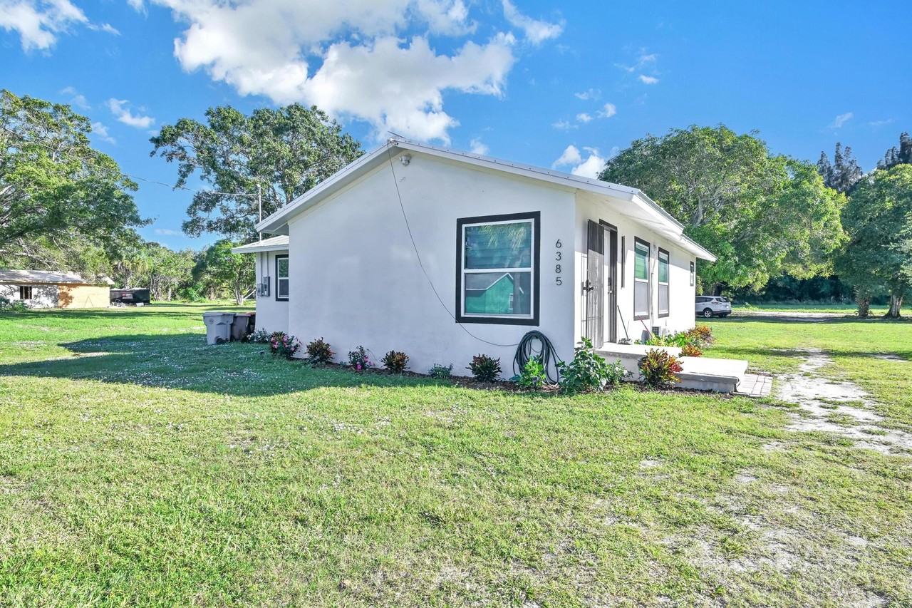 6385 86th Pl - Photo 2 of 22