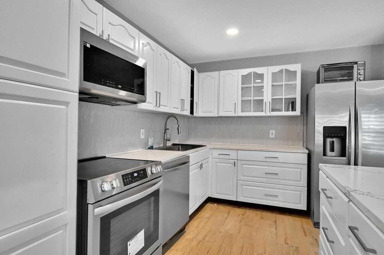 6385 86th Pl - Photo 5 of 22