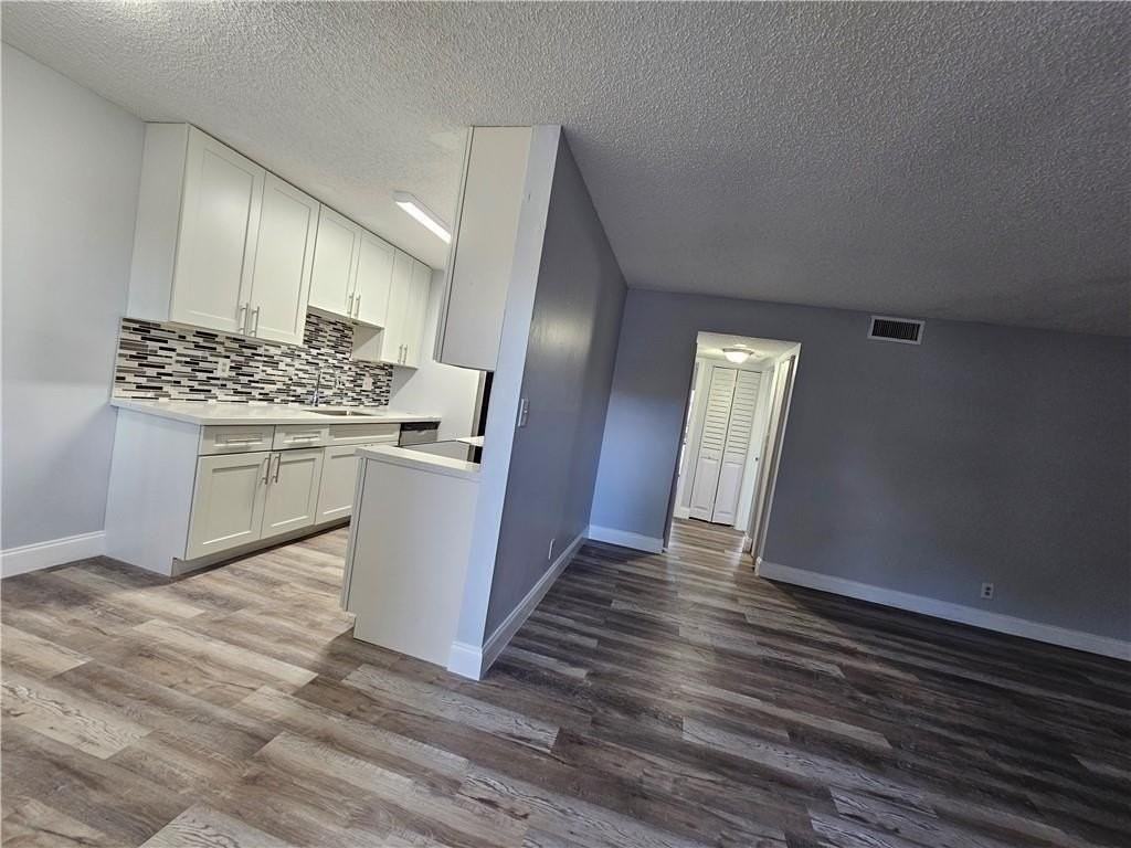 9862 Nob Hill Ct #9862 - Photo 7 of 28