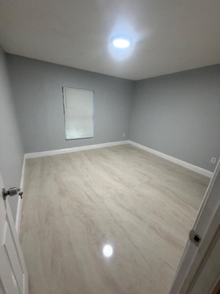 3886 Nw 213th St - Photo 5 of 12