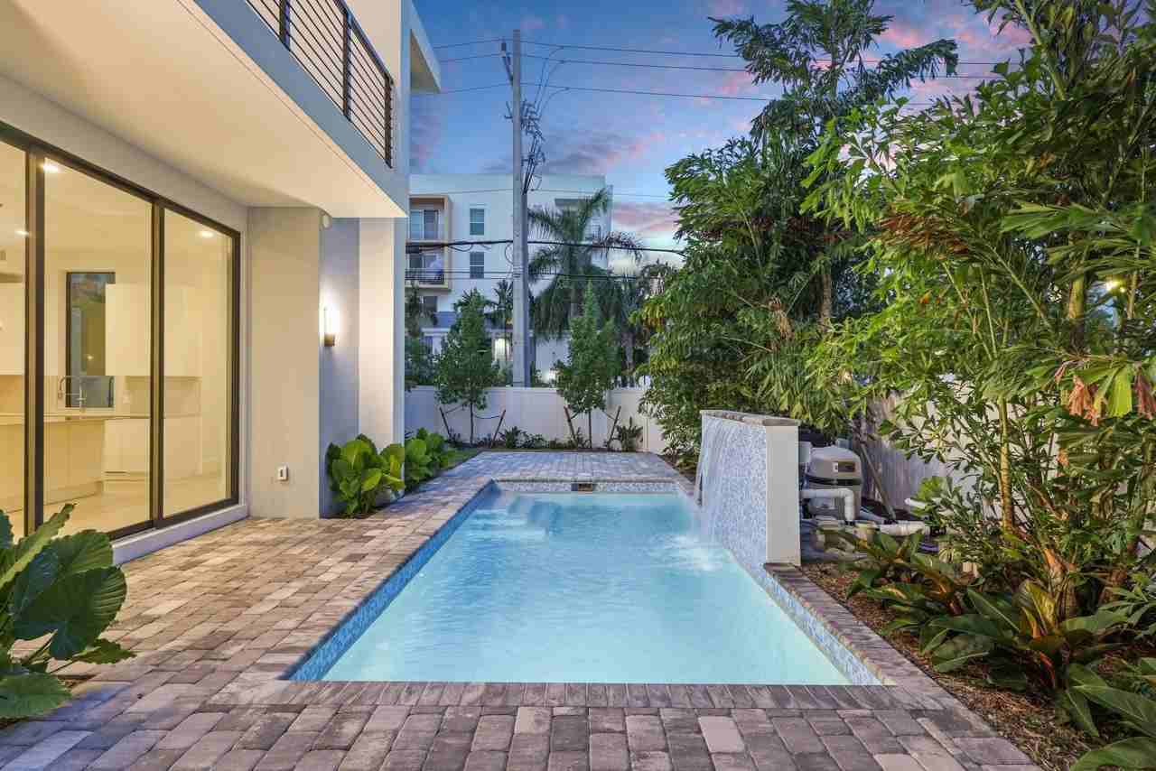 204 Osceola Park Lane - Photo 4 of 50