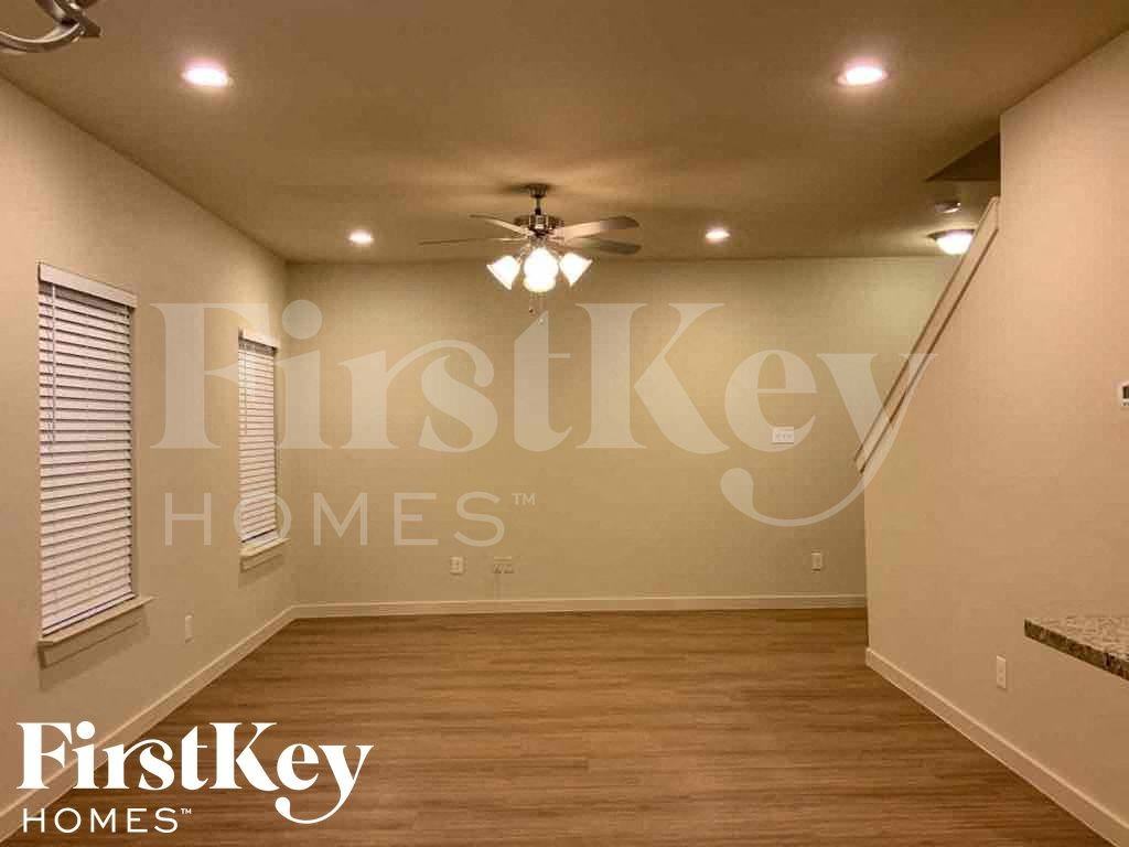 9923 Rio Doso Dr - Photo 2 of 19