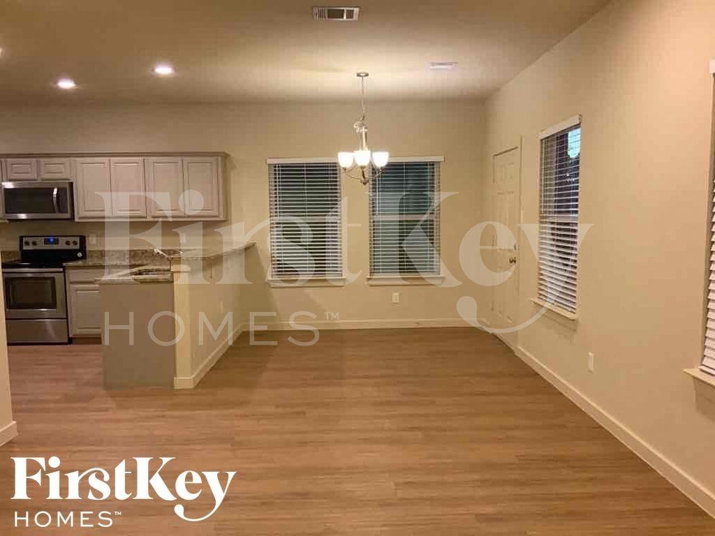 9923 Rio Doso Dr - Photo 3 of 19