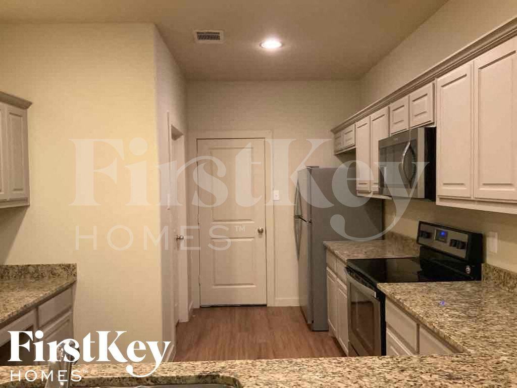 9923 Rio Doso Dr - Photo 4 of 19