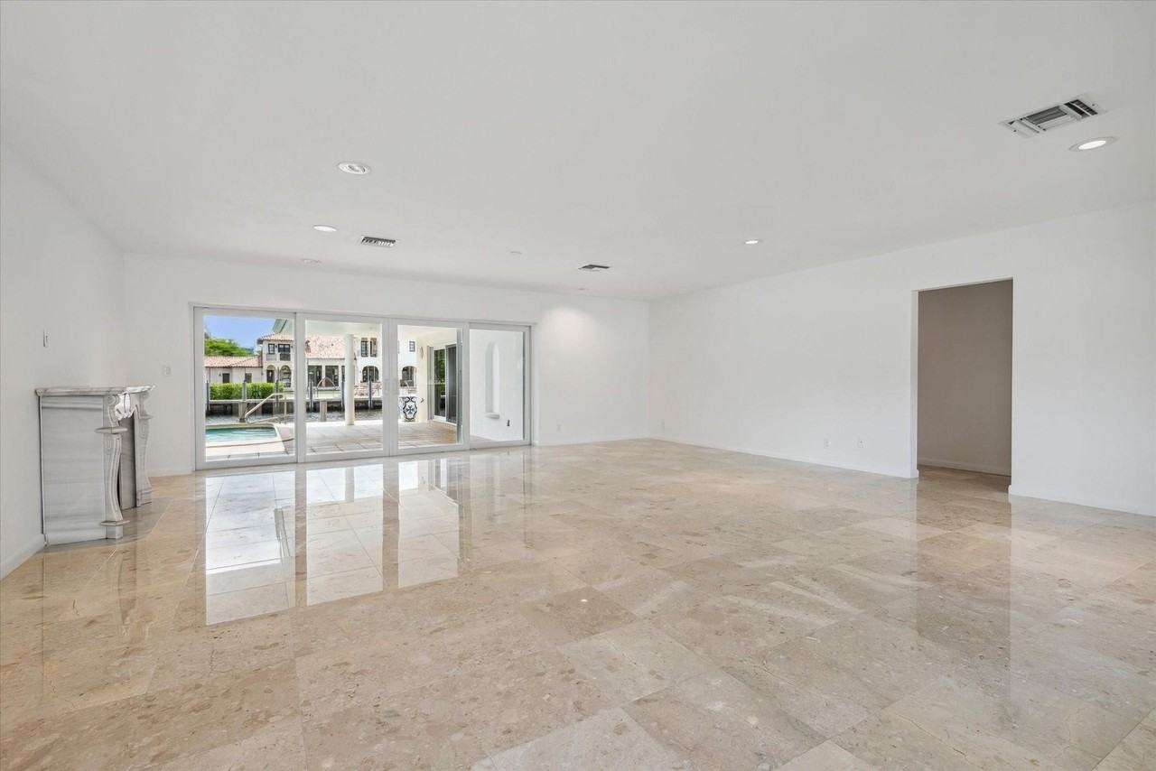 40 Isla Bahia Dr - Photo 2 of 43