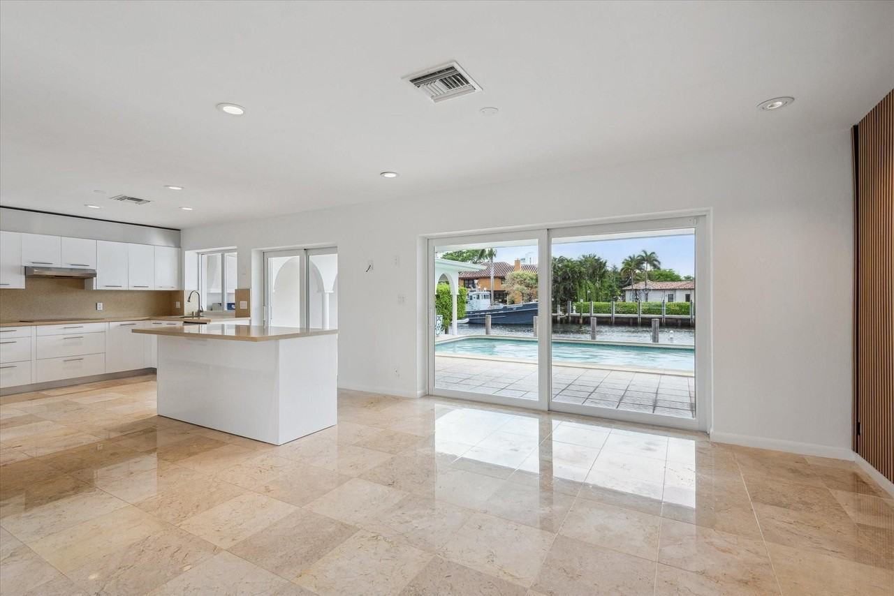 40 Isla Bahia Dr - Photo 4 of 43