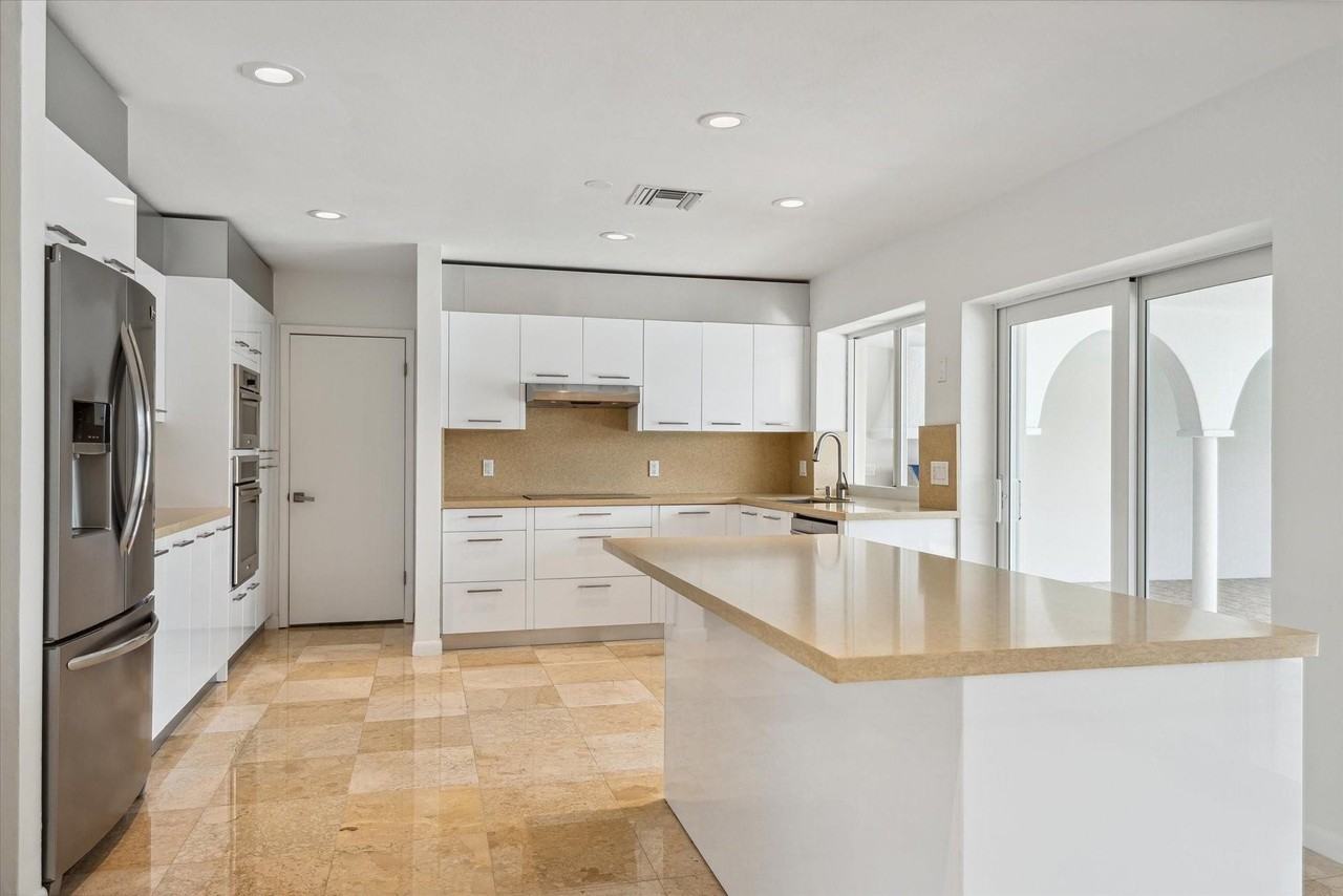 40 Isla Bahia Dr - Photo 5 of 43