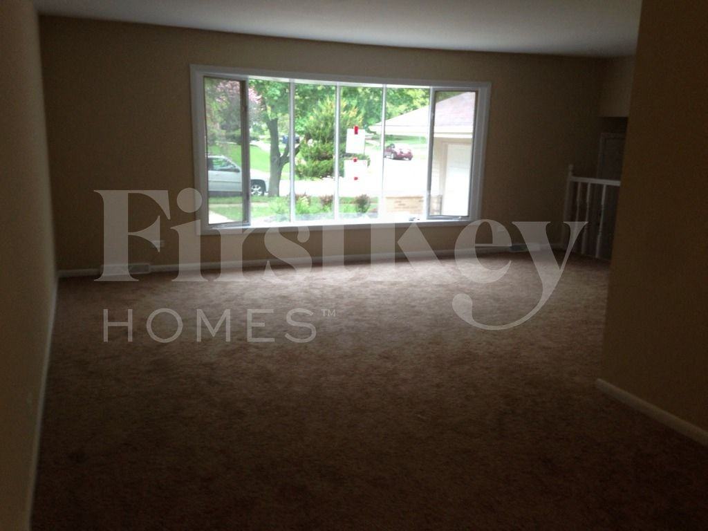 817 Rose Ln - Photo 6 of 21