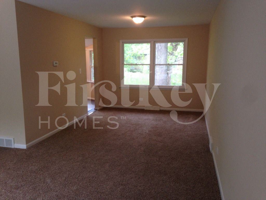 817 Rose Ln - Photo 7 of 21