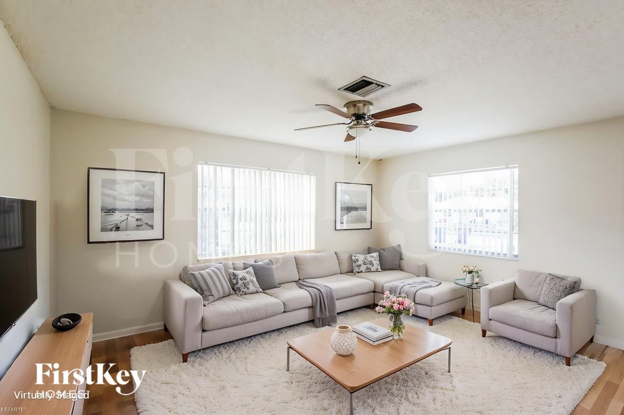 7306 Sw 3rd Ct - Photo 3 of 19