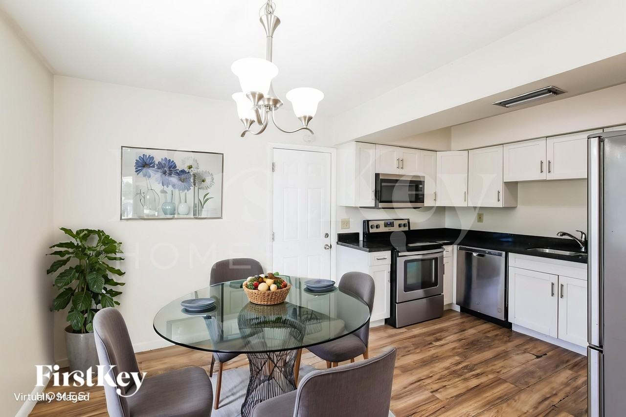 7306 Sw 3rd Ct - Photo 7 of 19