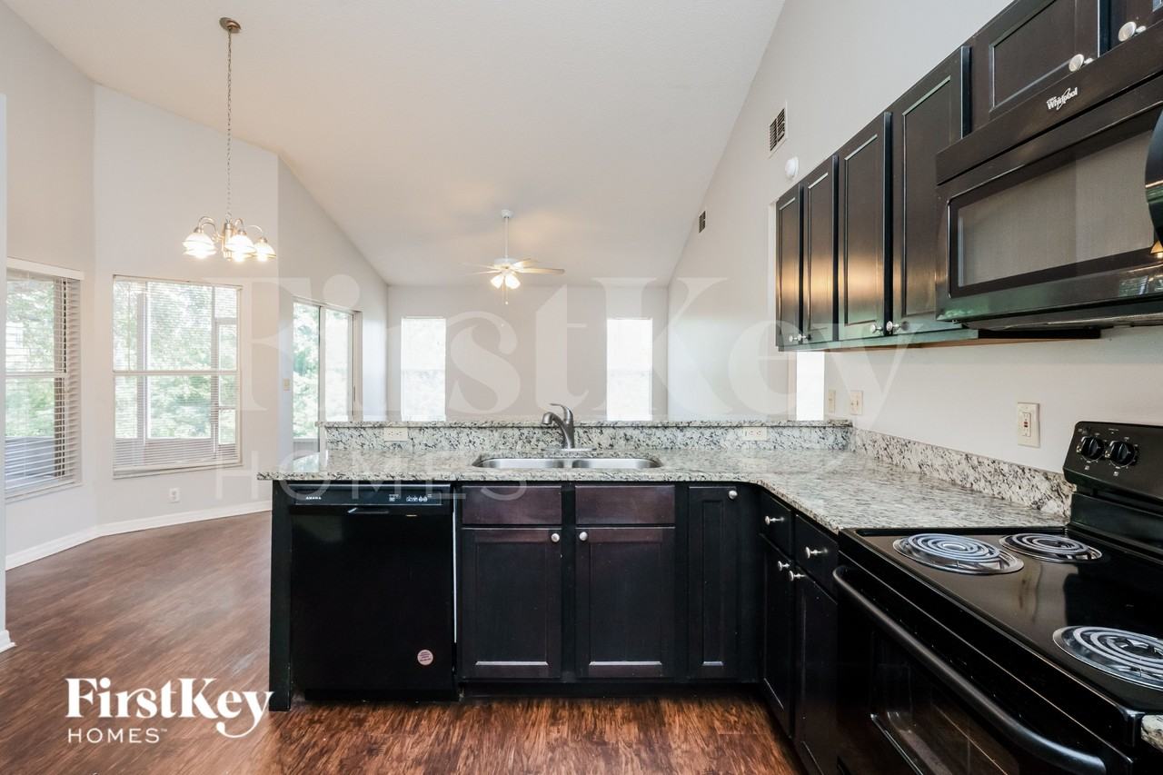 6809 Coral Cove Dr - Photo 5 of 16