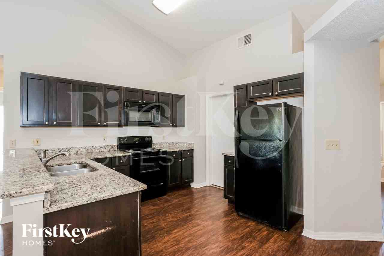 6809 Coral Cove Dr - Photo 6 of 16