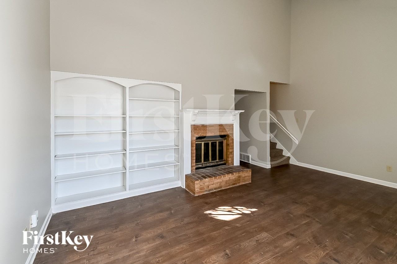 6512 Lancer Dr - Photo 5 of 15