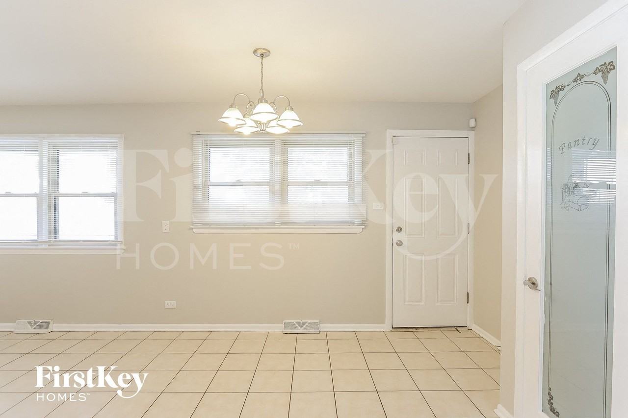 504 E 163rd St - Photo 3 of 14