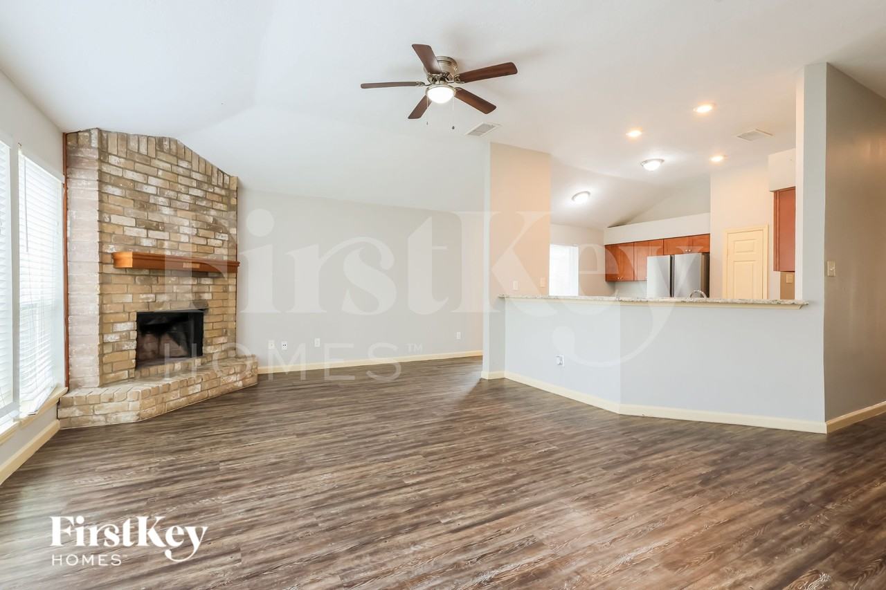 4306 Regency Villa Dr - Photo 3 of 19