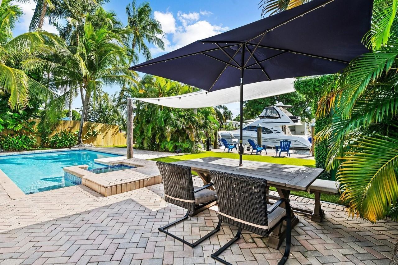 1108 Mango Isle - Photo 3 of 46