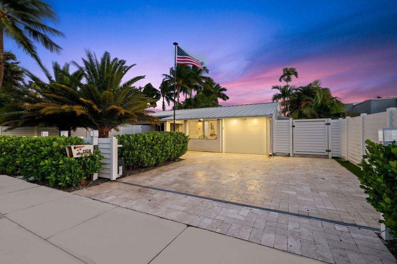 1108 Mango Isle - Photo 5 of 46