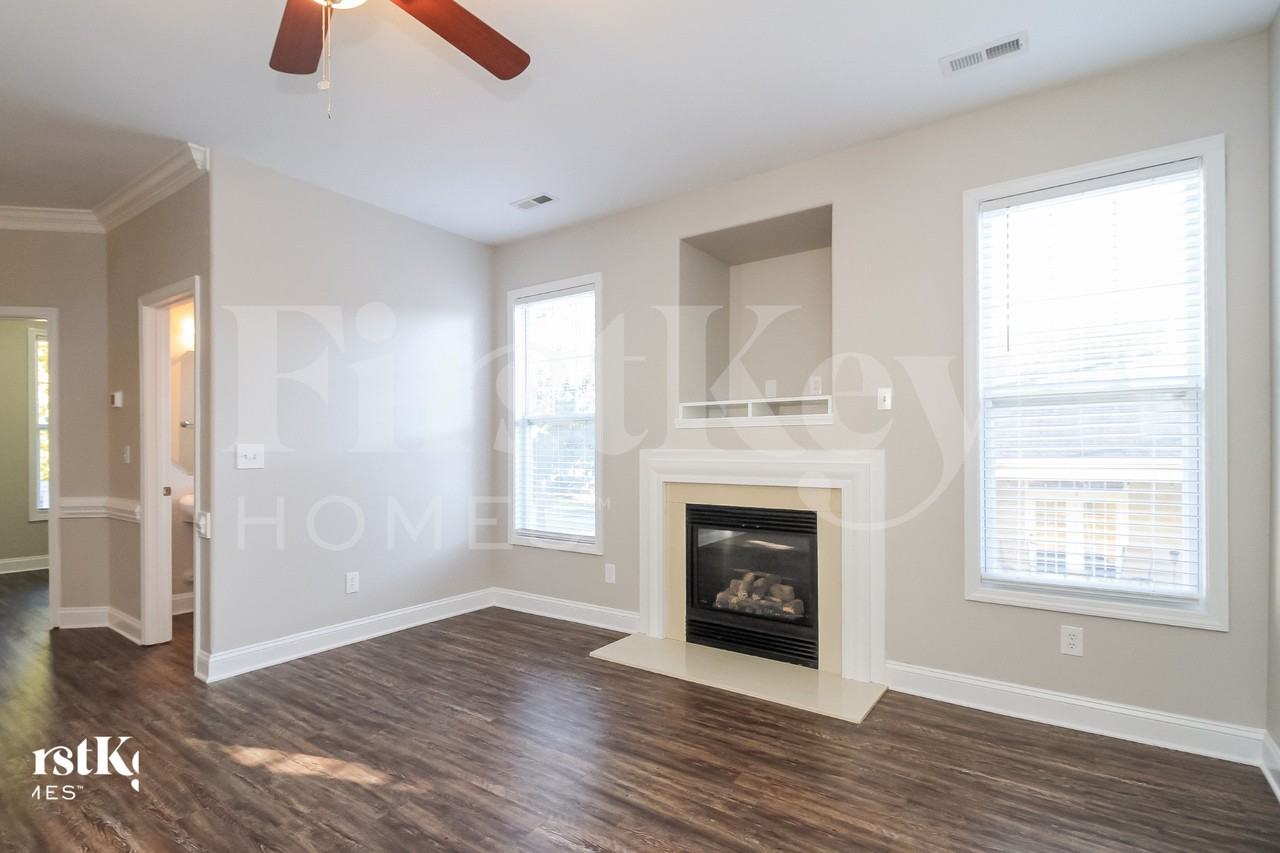 221 Bridgewater Dr - Photo 5 of 16