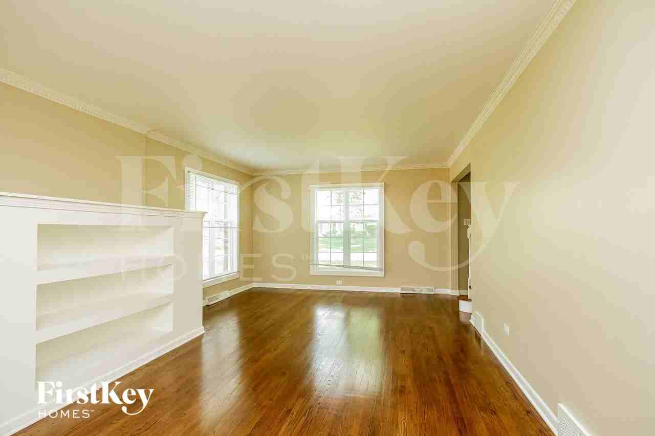 20460 Arcadian Dr - Photo 4 of 15