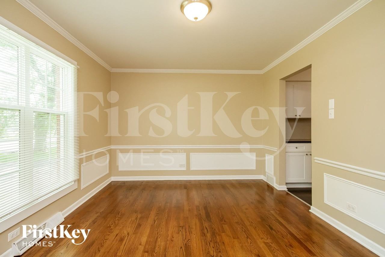 20460 Arcadian Dr - Photo 5 of 15