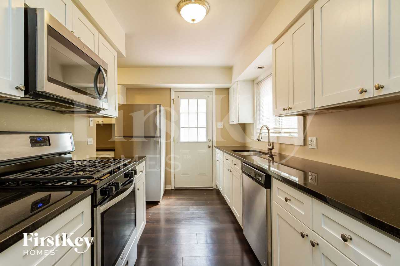 20460 Arcadian Dr - Photo 7 of 15