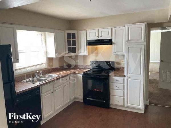 2 Devon Ct - Photo 6 of 10