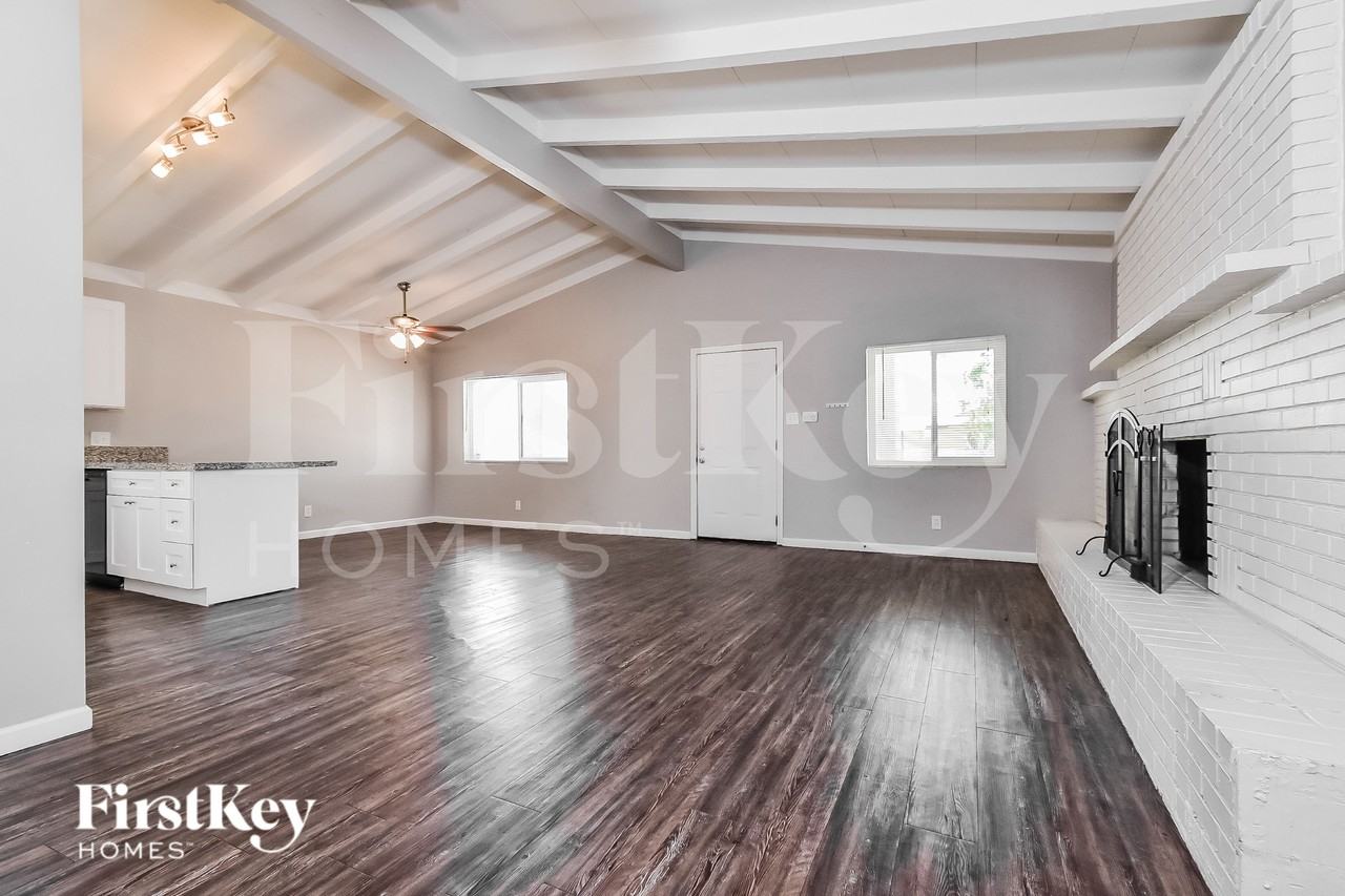 1801 Canosa Ave - Photo 3 of 16