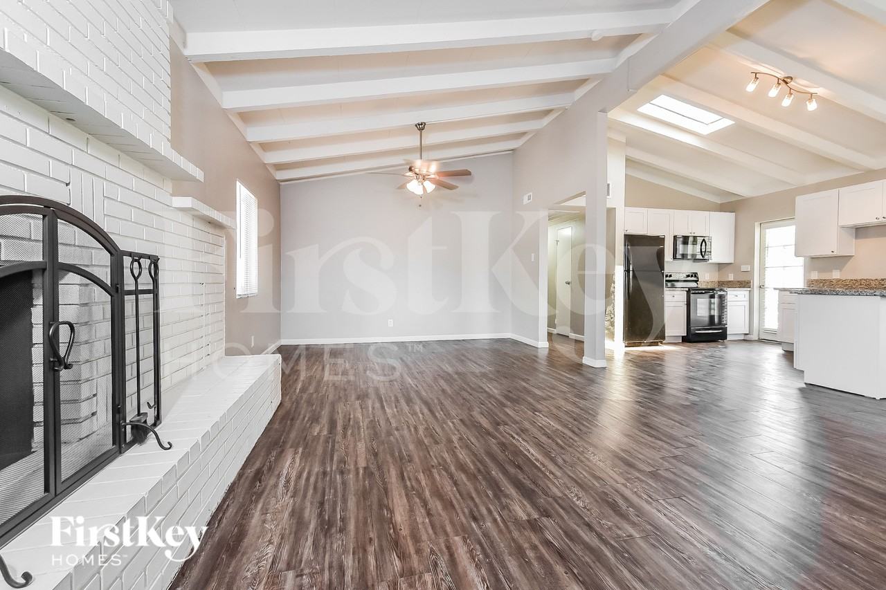 1801 Canosa Ave - Photo 5 of 16