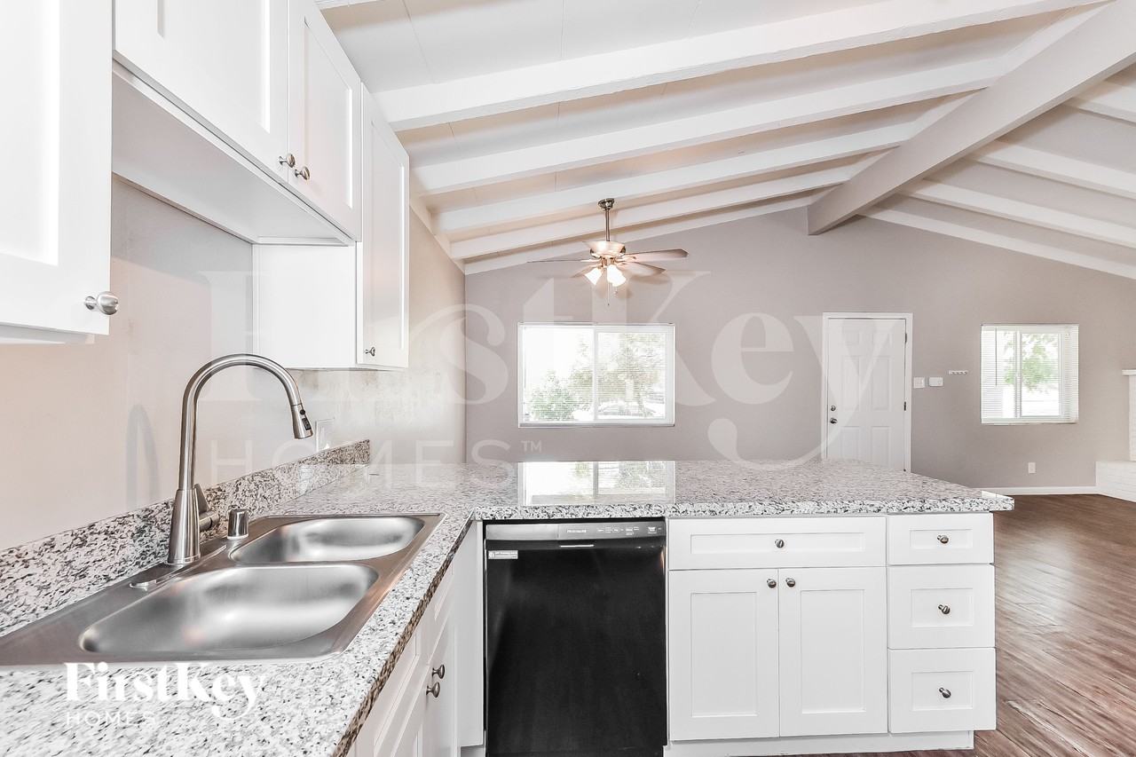 1801 Canosa Ave - Photo 7 of 16