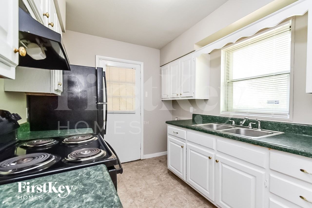 1775 Sea Isle Rd - Photo 5 of 15