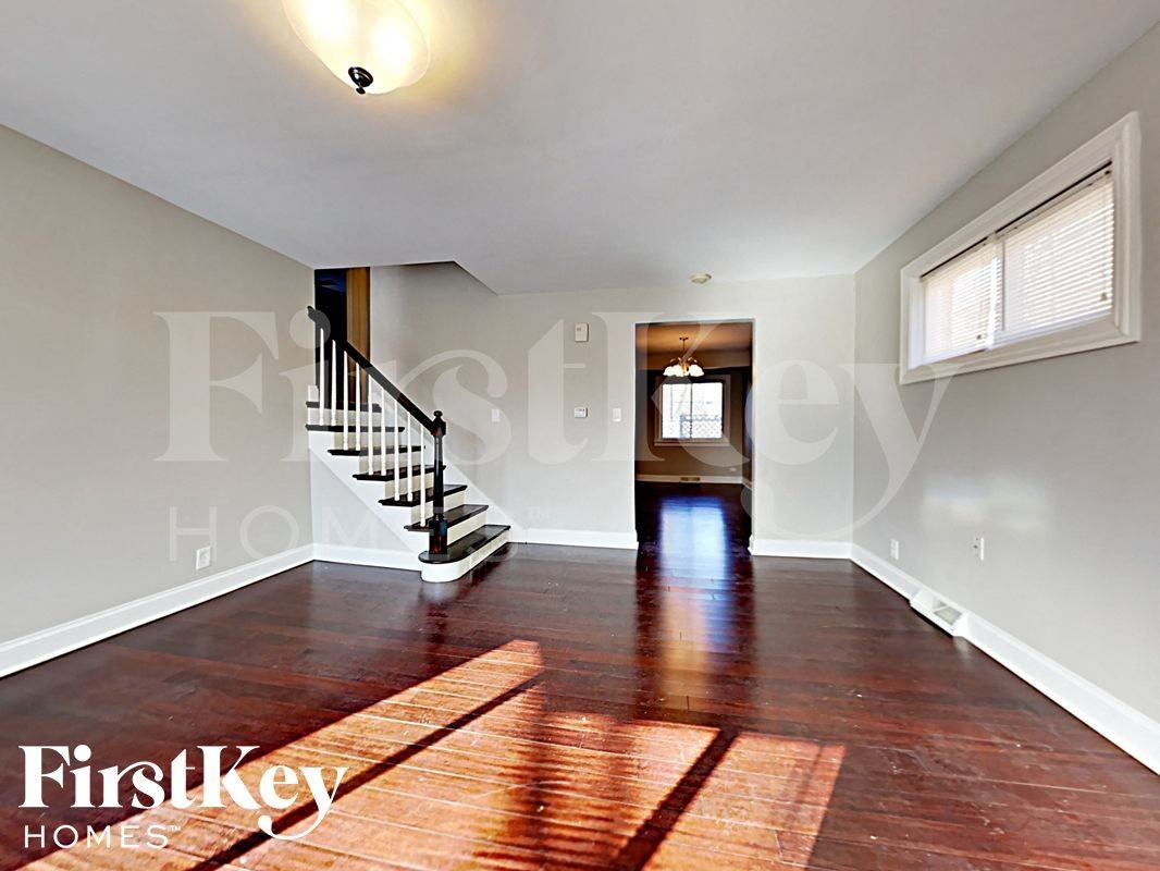 1546 Highridge Pkwy - Photo 3 of 19