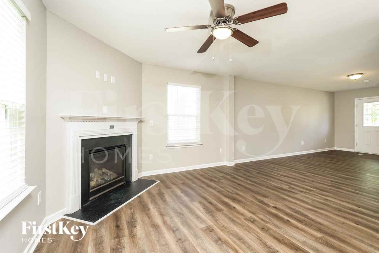 1540 Weatherend Dr - Photo 3 of 19