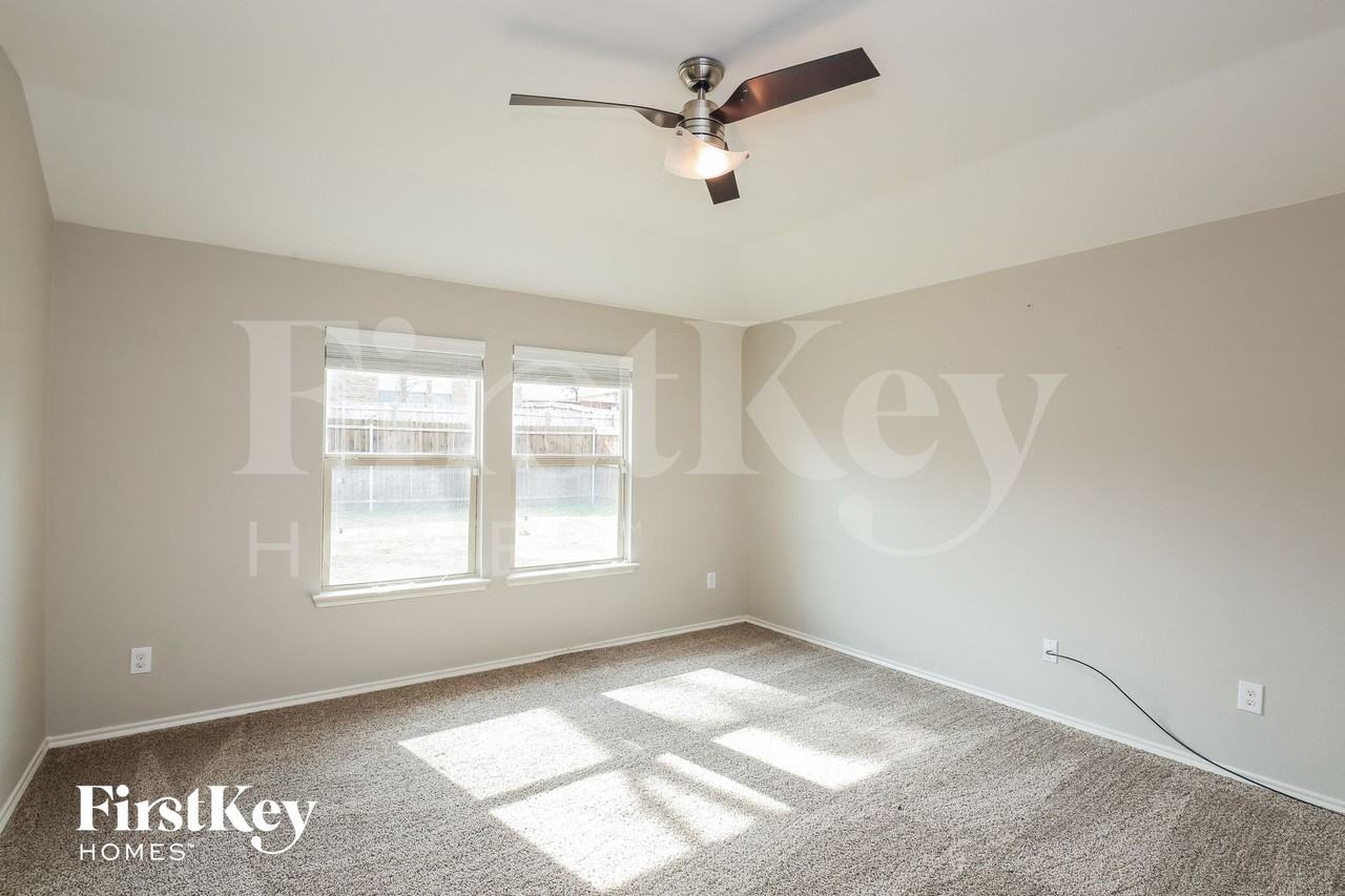 1313 Waco Turner - Photo 2 of 15