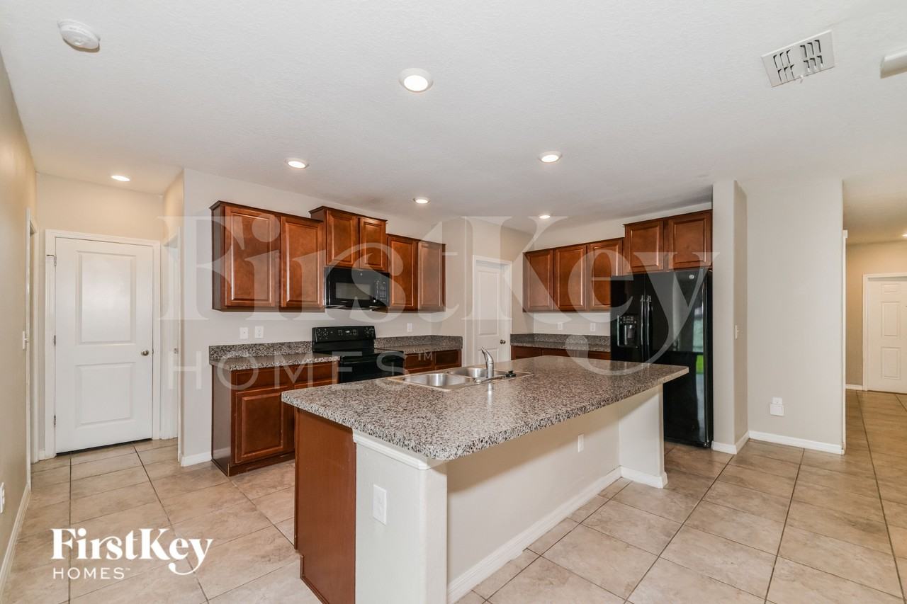 12714 Hampton Hill Dr - Photo 4 of 16