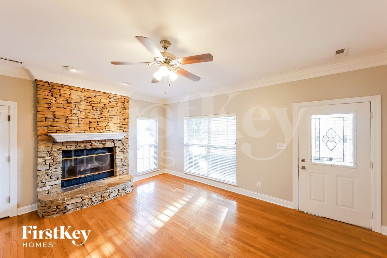 125 Charleston Way - Photo 4 of 16