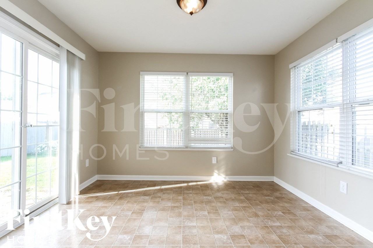 11438 Lucky Dan Dr - Photo 4 of 15