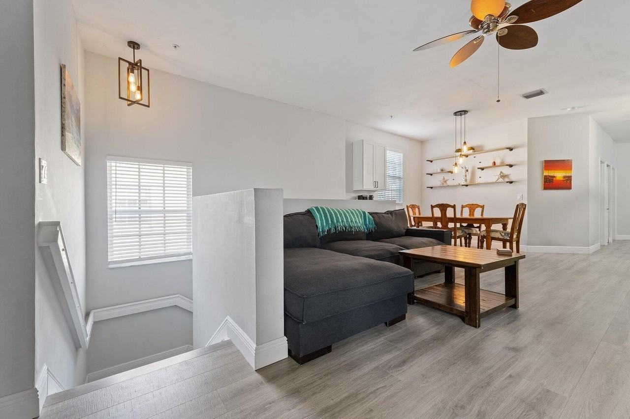 113 Lighthouse Cir #H - Photo 3 of 37