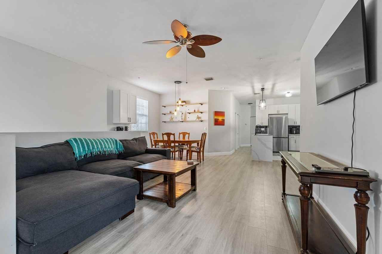 113 Lighthouse Cir #H - Photo 4 of 37