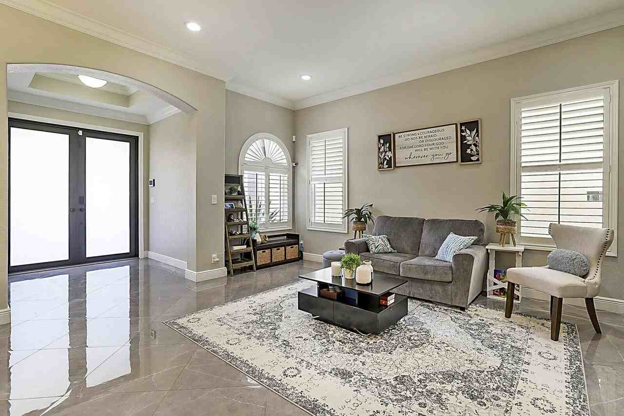 7167 Ivy Crossing Ln - Photo 7 of 45