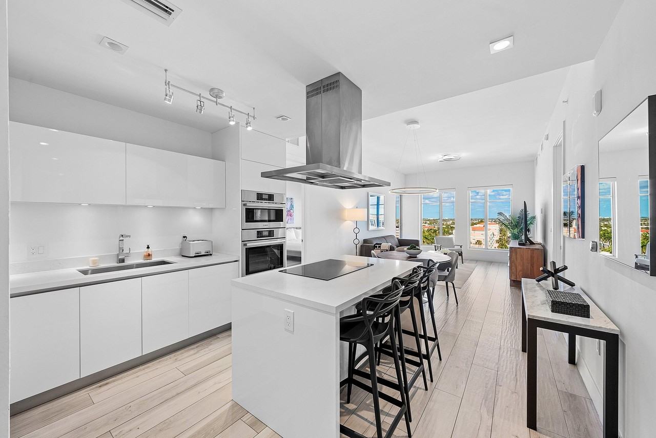 155 E Boca Raton Rd #1019