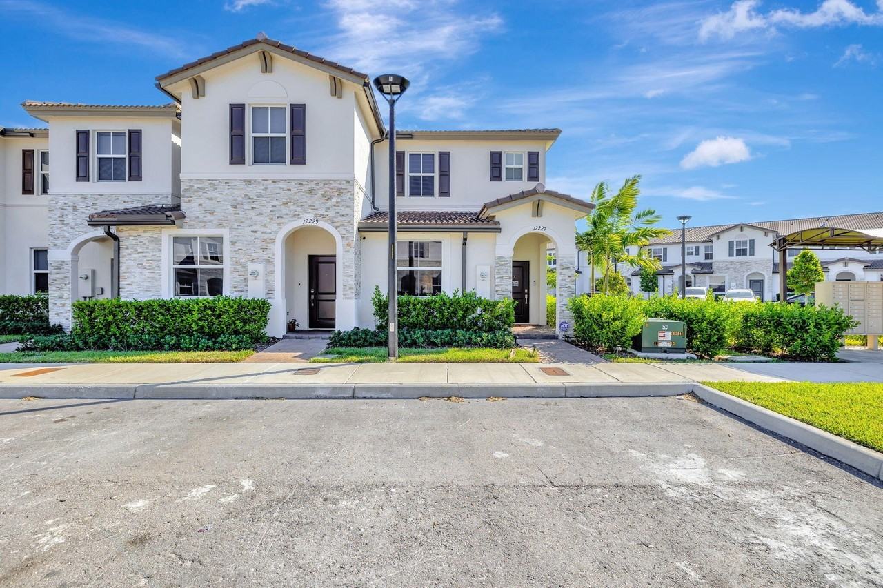 12227 Nw 23rd Path - Photo 2 of 47