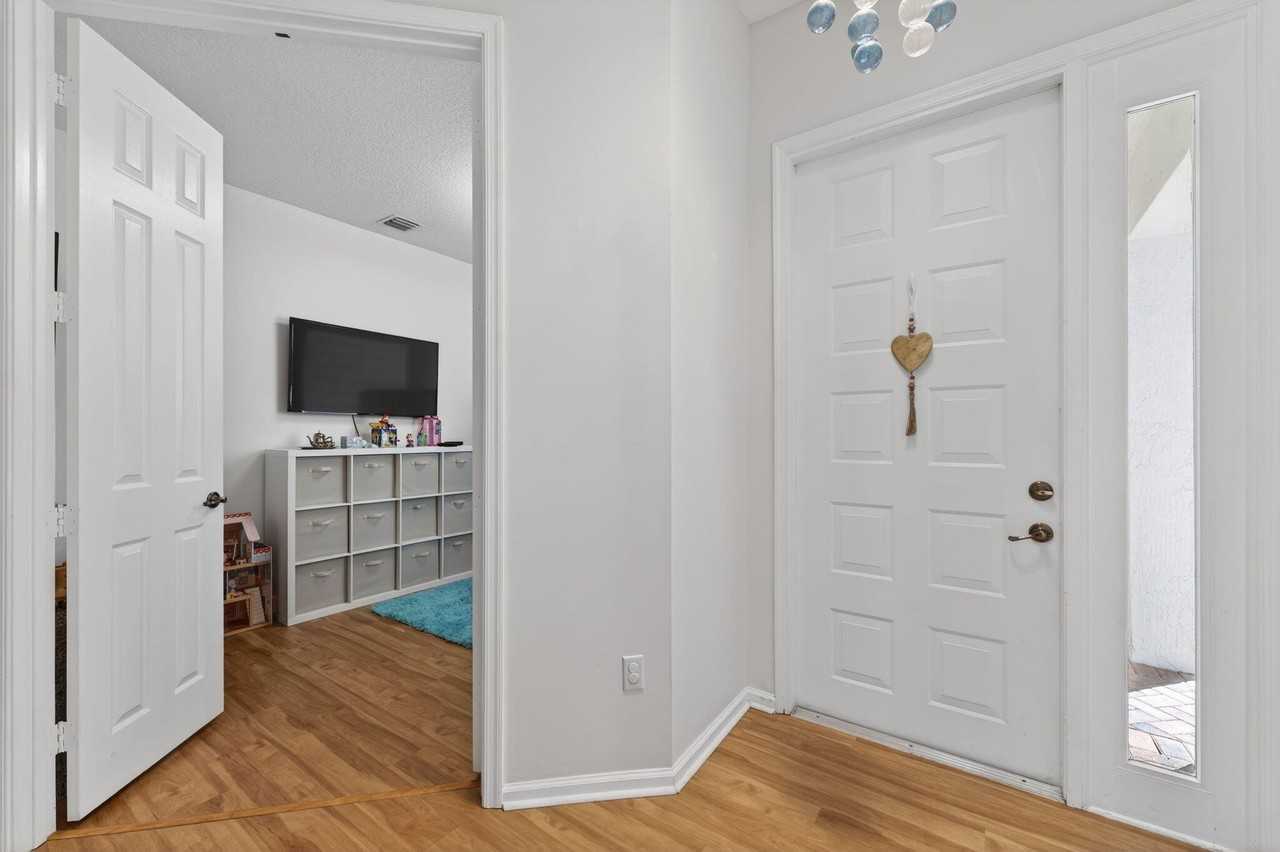 6689 Southport Dr - Photo 4 of 50