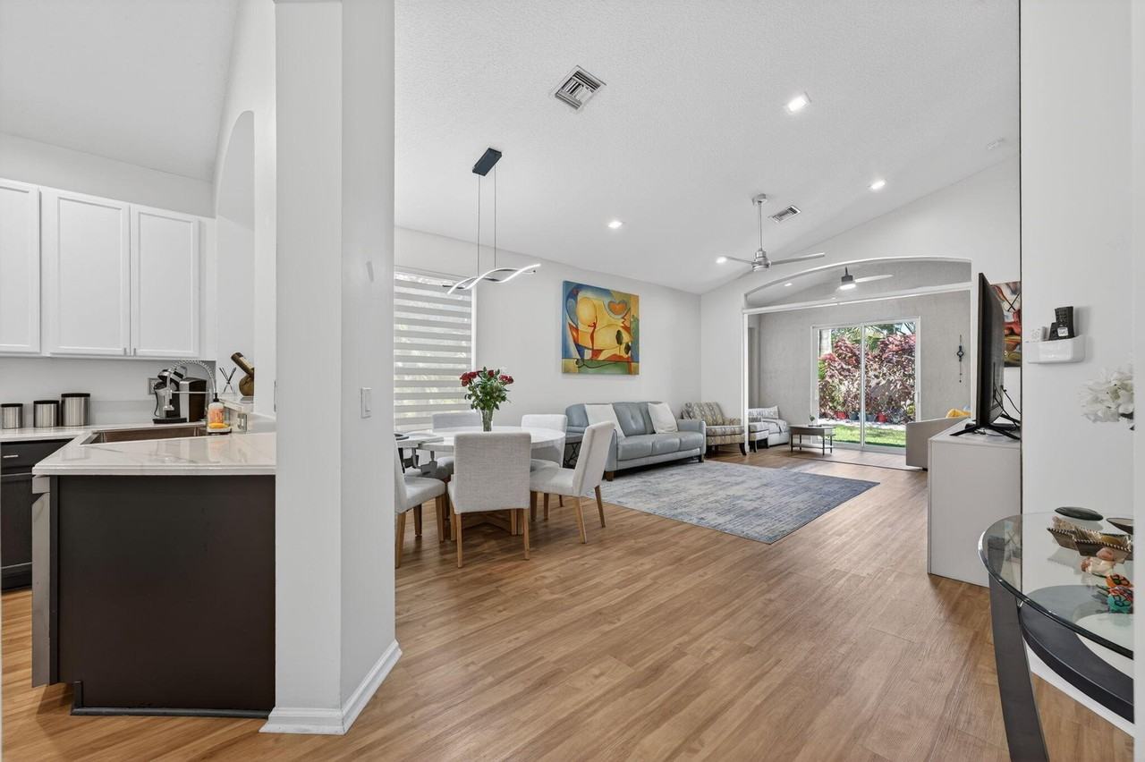 6689 Southport Dr - Photo 5 of 50