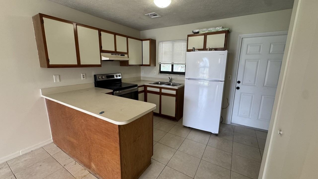 5045 Se Primrose Way - Photo 3 of 6